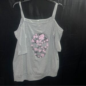 Women’s cold shoulder floral skull blouse fits XL